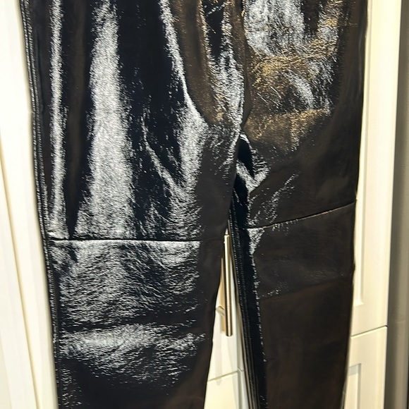 Abercrombie & Fitch The 90s Straight Ultra High Rise Vegan Patent Leather Pants - Picture 11 of 14